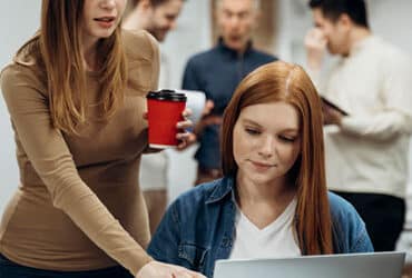 ¿Cómo crear una página web que genere ingresos para tu negocio?